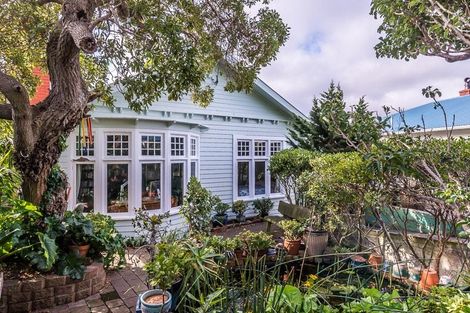 Photo of property in 20 Milne Terrace, Island Bay, Wellington, 6023