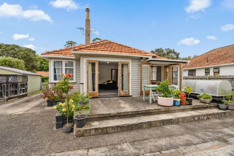 Photo of property in 38 First Avenue, Avenues, Whangarei, 0110