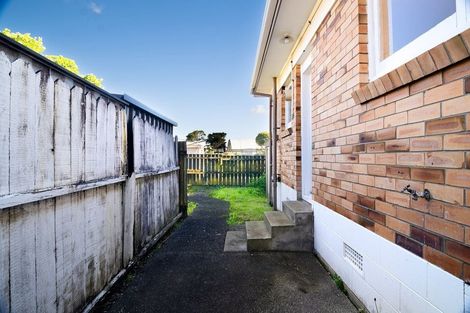 Photo of property in 2/8 James Road, Manurewa, Auckland, 2102