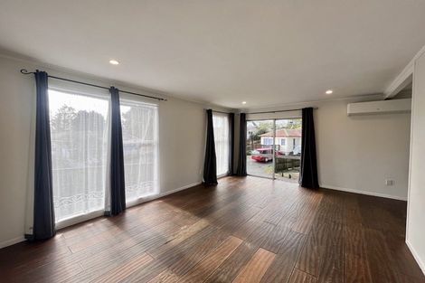 Photo of property in 8 Kelman Road, Kelston, Auckland, 0602