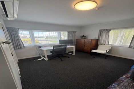 Photo of property in 1/245 Sturges Road, Henderson, Auckland, 0612
