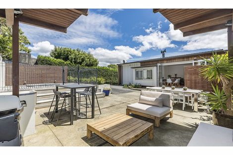 Photo of property in 26 Waru Street, Khandallah, Wellington, 6035