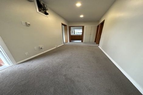 Photo of property in 32 Avonhead Road, Avonhead, Christchurch, 8042