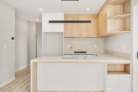 Photo of property in 31 Matahae Crescent, Wainui, 0932