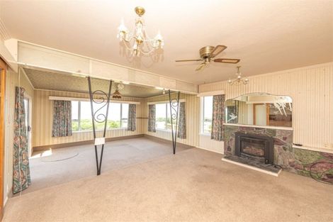 Photo of property in 93 Karaka Street, Castlecliff, Whanganui, 4501