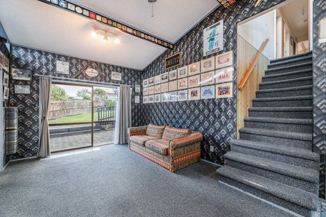 Photo of property in 3 Foyle Place, Glendene, Auckland, 0602