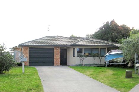 Photo of property in 8 Checketts Place, Papamoa Beach, Papamoa, 3118