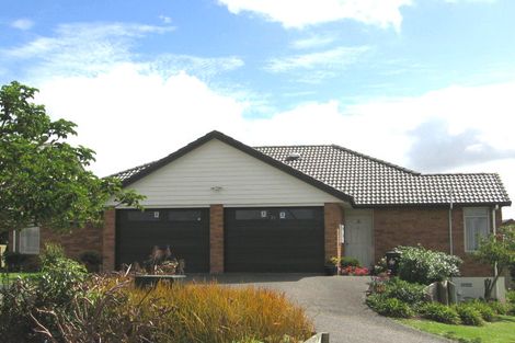 Photo of property in 25 Regents Park Place, Westgate, Auckland, 0614
