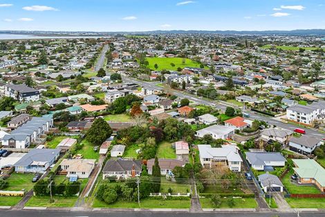 Photo of property in 43 Wharf Road, Te Atatu Peninsula, Auckland, 0610