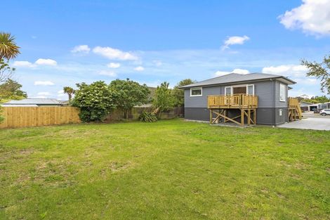 Photo of property in 11 Glenrowan Avenue, Avondale, Christchurch, 8061