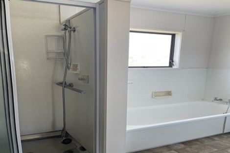 Photo of property in 9 Sheralee Place, Bucklands Beach, Auckland, 2014