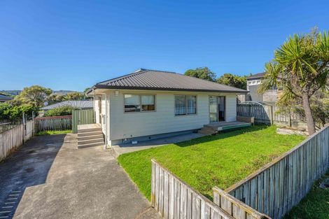 Photo of property in 2 Dimock Street, Titahi Bay, Porirua, 5022