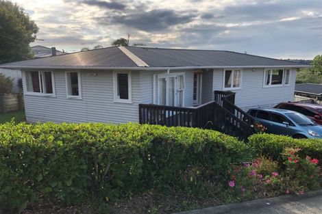 Photo of property in 84 Sylvan Crescent, Te Atatu South, Auckland, 0610