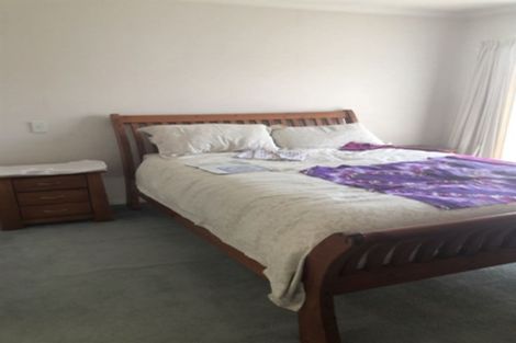 Photo of property in 14 Corta Bella Place, Golflands, Auckland, 2013