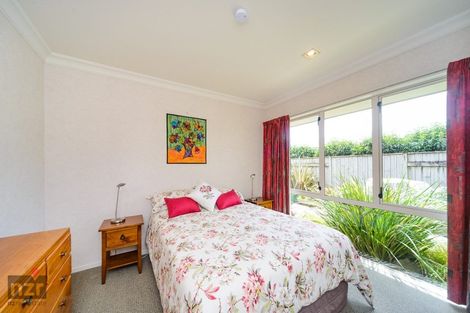 Photo of property in 3 Ron Place, Fitzherbert, Palmerston North, 4410