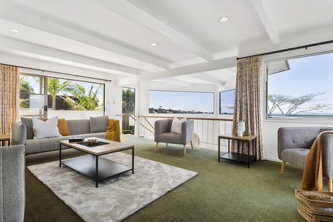 Photo of property in 825 Beach Road, Browns Bay, Auckland, 0630