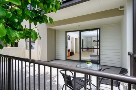 Photo of property in 1/124 Stancombe Road, Flat Bush, Auckland, 2016