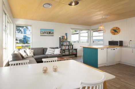 Photo of property in 34 Ocean View Road, Waihi Beach, 3611