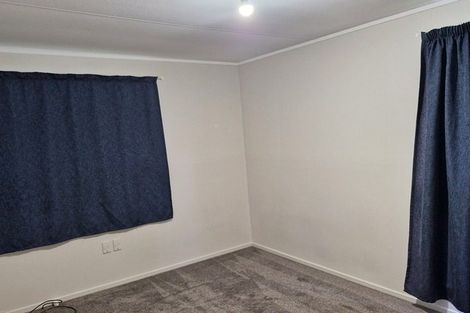 Photo of property in 15 Holmes Drive South, West Harbour, Auckland, 0618