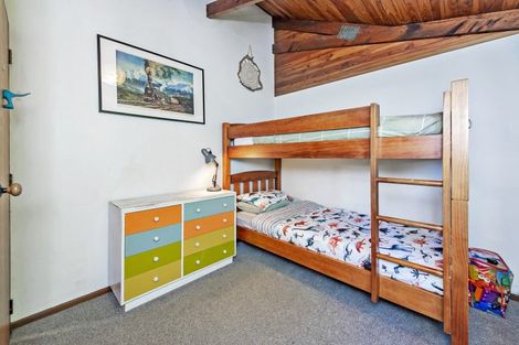 Photo of property in 16 Ensors Place, Waikuku Beach, 7402