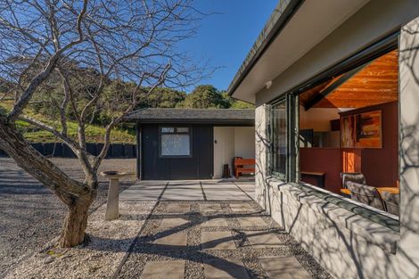 Photo of property in 16 Tarapatiki Drive, Whitianga, 3510