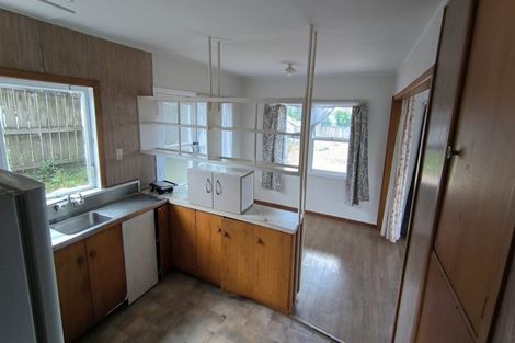 Photo of property in 327 Wairau Road, Totara Vale, Auckland, 0627