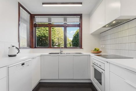 Photo of property in 19 Tipahi Street, Nelson South, Nelson, 7010