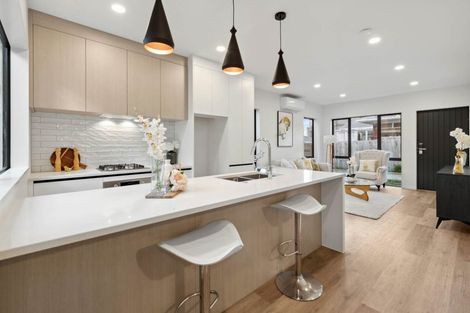 Photo of property in 7 Wilbur Place, Pakuranga Heights, Auckland, 2010