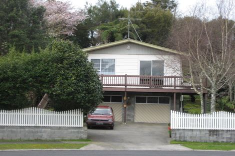 Photo of property in 33 Ambury Place, Merrilands, New Plymouth, 4312