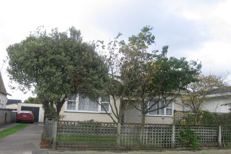 Photo of property in 43 Kingswood Street, Takaro, Palmerston North, 4412