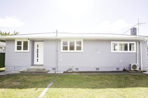 Photo of property in 10 Clyde Street, Levin, 5510