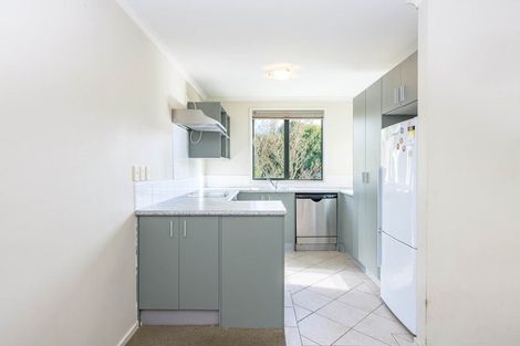 Photo of property in 12 Barnea Circle, Glen Eden, Auckland, 0602