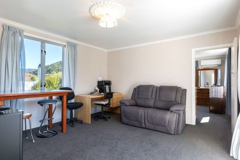 Photo of property in 48 Beach Road, Waikawa, Picton, 7220