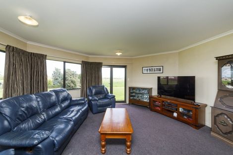 Photo of property in 689 Makerua Road, Tokomaru, Palmerston North, 4474