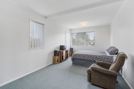 Photo of property in 18 Buckley Grove, Paraparaumu, 5032
