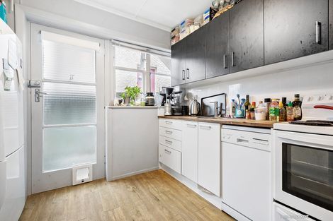 Photo of property in 2/6 Armour Avenue, Mount Victoria, Wellington, 6011