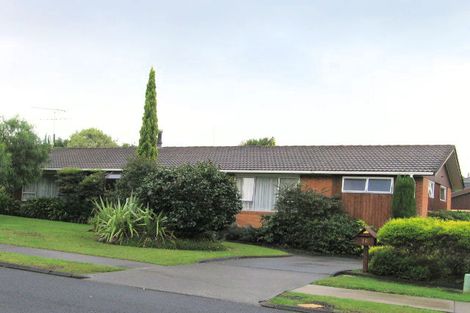 Photo of property in 16 La Perouse Street, Botany Downs, Auckland, 2010