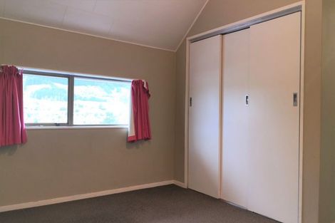 Photo of property in 23 Rembrandt Avenue, Tawa, Wellington, 5028