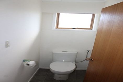 Photo of property in 5 Waari Avenue, Sunnyvale, Auckland, 0612