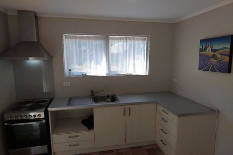 Photo of property in 18 Barron Drive, Green Bay, Auckland, 0604