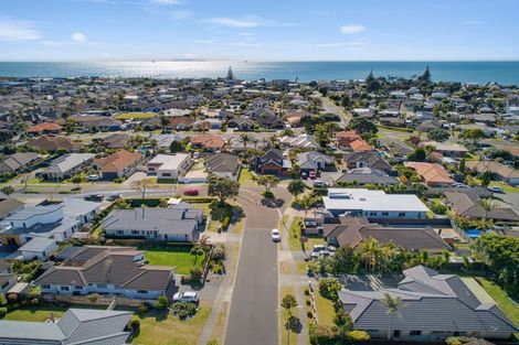 Photo of property in 37 Kahira Crescent, Papamoa Beach, Papamoa, 3118