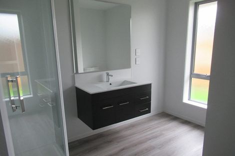 Photo of property in 65 Karaka Crescent, Levin, 5510