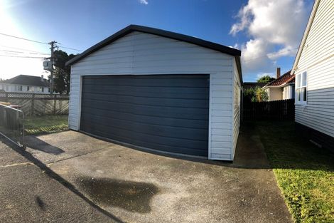Photo of property in 8 Arimu Road, Papakura, 2110