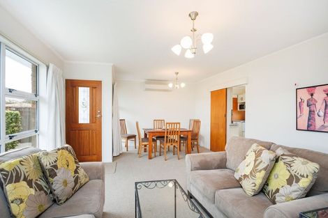 Photo of property in 2 Wharite Place, Awapuni, Palmerston North, 4412
