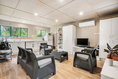 Photo of property in 10 Mackinnon Road, Manukau Heads, Waiuku, 2684