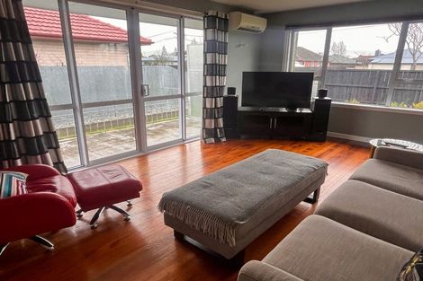 Photo of property in 16 Daniels Road, Redwood, Christchurch, 8051