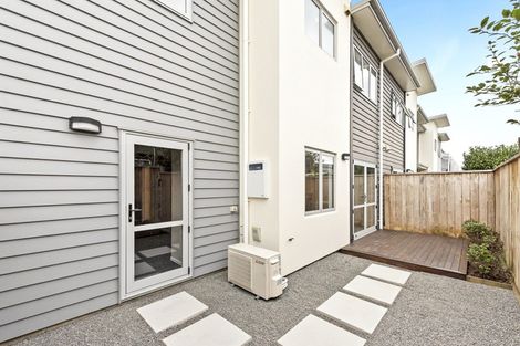 Photo of property in 2/144 Old Farm Road, Hamilton East, Hamilton, 3216