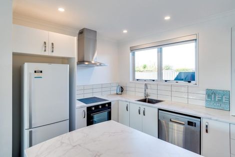 Photo of property in 11 Chester Street, Taradale, Napier, 4112