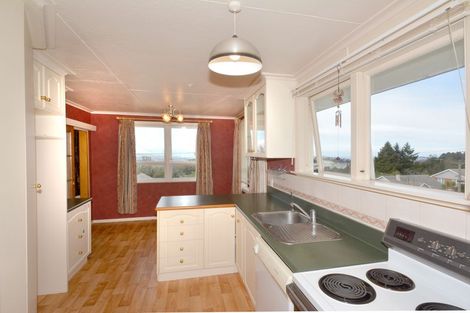 Photo of property in 8 Hanlon Street, Halfway Bush, Dunedin, 9010