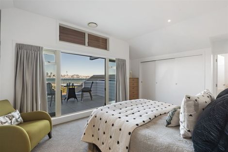 Photo of property in 25 Sylvan Avenue, Northcote, Auckland, 0627